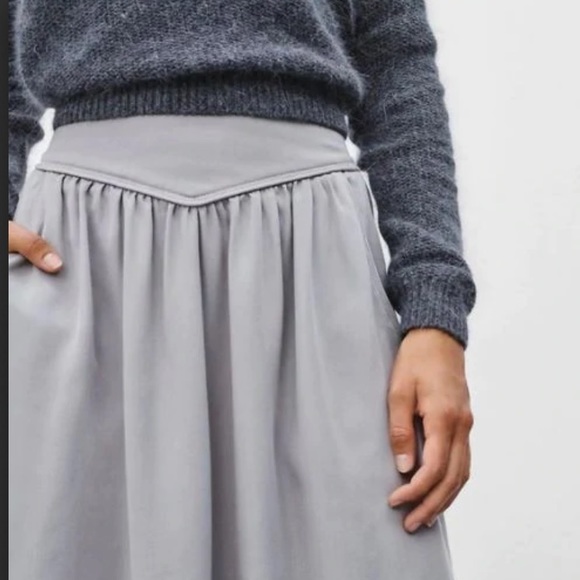 ❗️SOLD❗️Wilfred Gabrielle Skirt - Picture 2 of 8